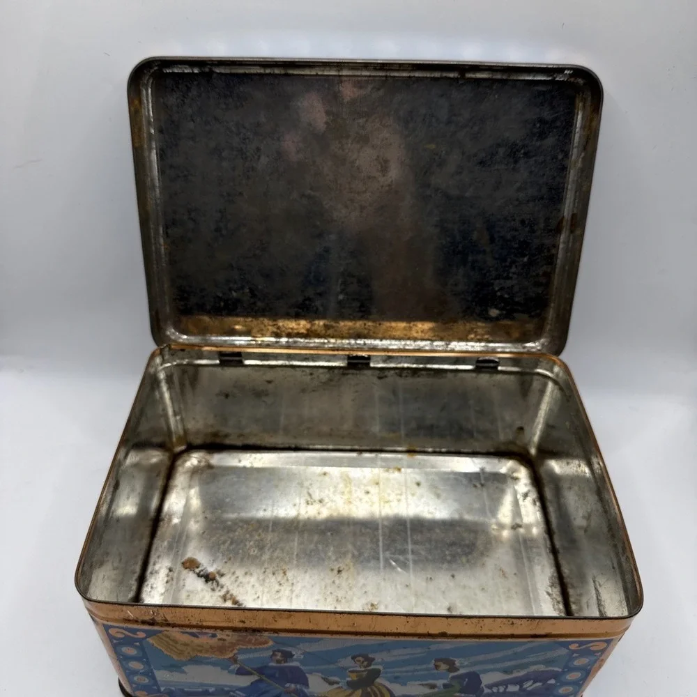 Old French Metal Tin Sur La Place De Pleyben‎ Vibrant Colors 7x5
